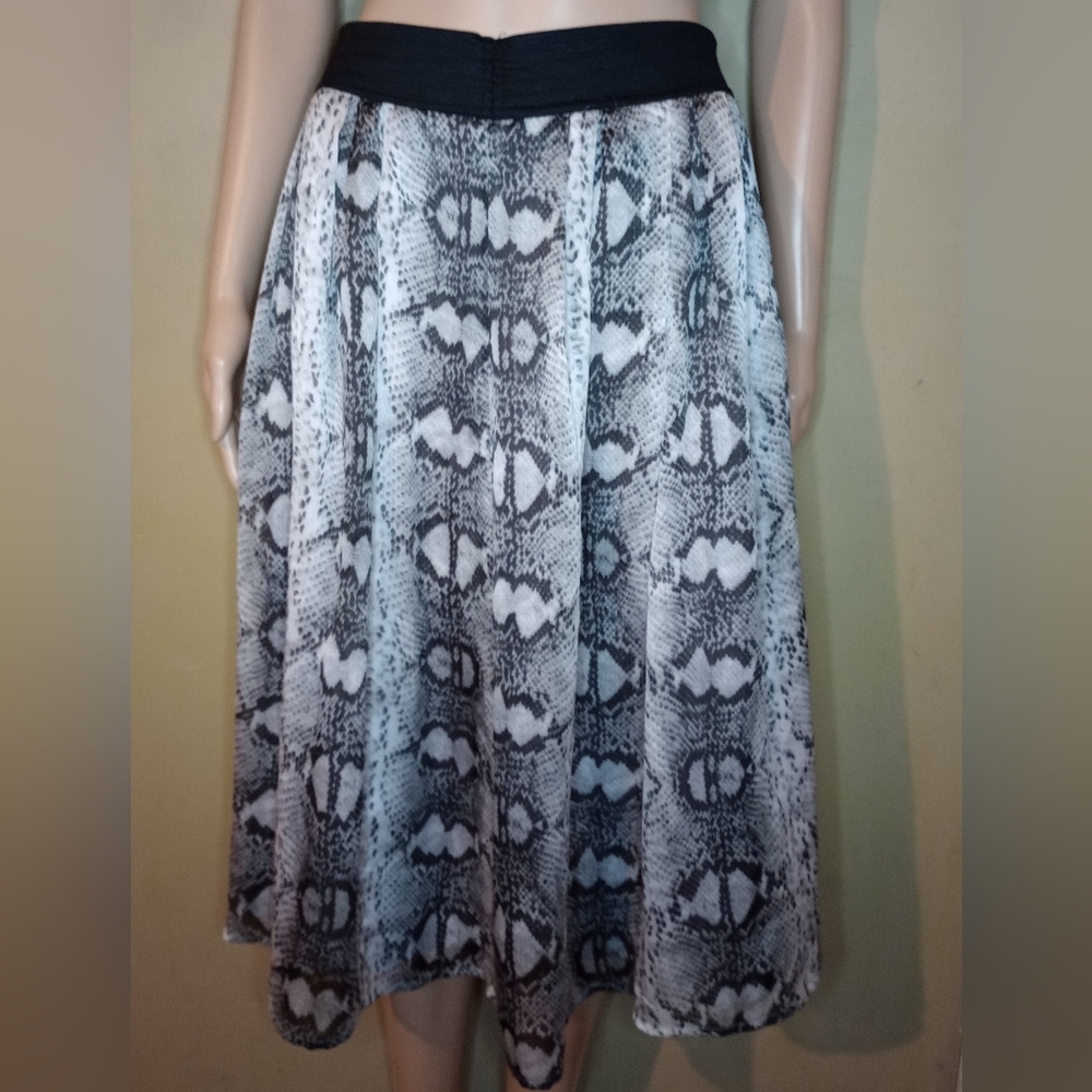 Women's snakeskin print skirt
